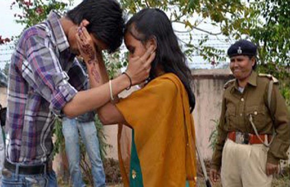 Is hotel booking for couples legal in India?